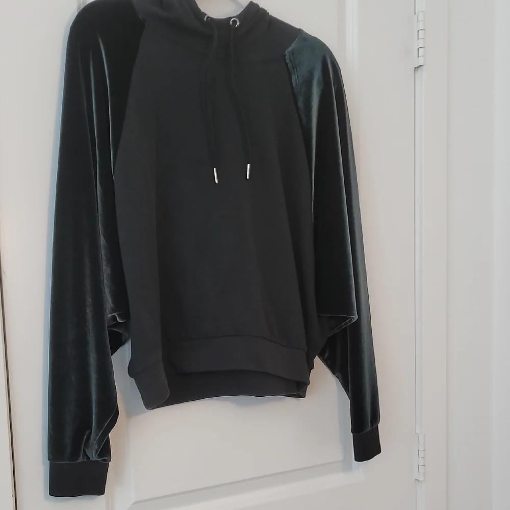 Victoria's Secret Black Velvet Hoodie - Picture 3 of 9